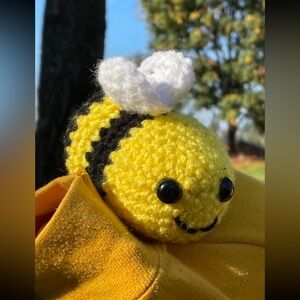mini crochet bee🐝